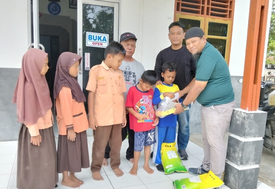 Media Sigapnews Sumut Gelar “Jum’at Berkah” Santuni Anak Yatim Piatu di Desa Perkebunan Kanopan Ulu