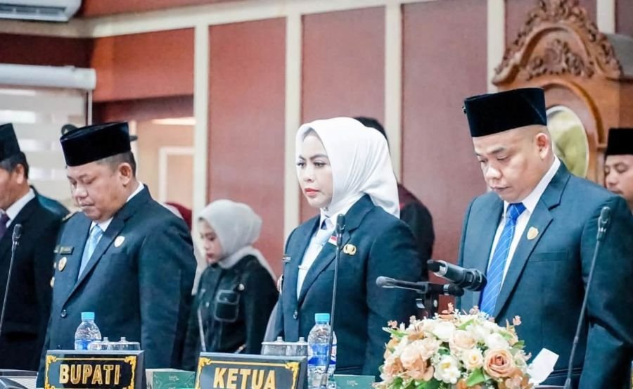 Bupati Hj. Maya Hadiri Rapat Paripurna DPR Labuhanbatu Dalam Rangka Mendengarkan Pidato Kenegaraan