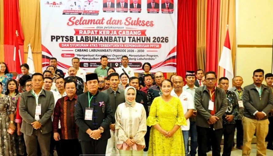 Bupati Hj. Maya Hasmita Hadiri Raker Cabang Parsadaan Pomparan Toga Sinaga Dohot Boru Labuhanbatu