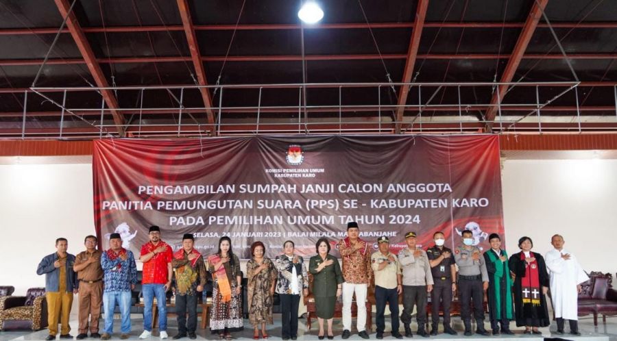 Bupati Karo Cory Sebayang Ambil Sumpah PPS di Milala Mas Kabanjahe
