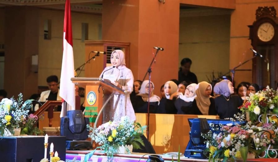 Bupati Labuhanbatu Hj. Maya Hasmita Hadiri Sidang Senat Terbuka Wisuda Periode Ke-2 Tahun 2026 Inkes
