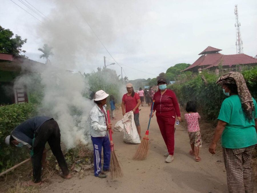Ciptakan Lingkungan Bersih dan Indah, Desa Tanjung Mbelang Gelar Jumat Bersih