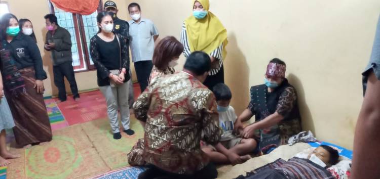 Diduga Stress Banyaknya PR Siswi SD di Dairi Minum Racun Rumput