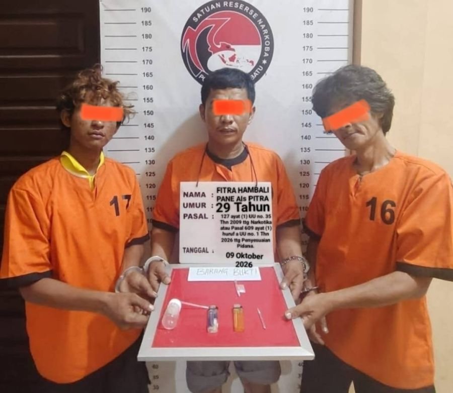 GSN :  Satresnarkoba Polres Labuhanbatu Amankan Tiga Pria dan Sita Barbuk Sabu-sabu