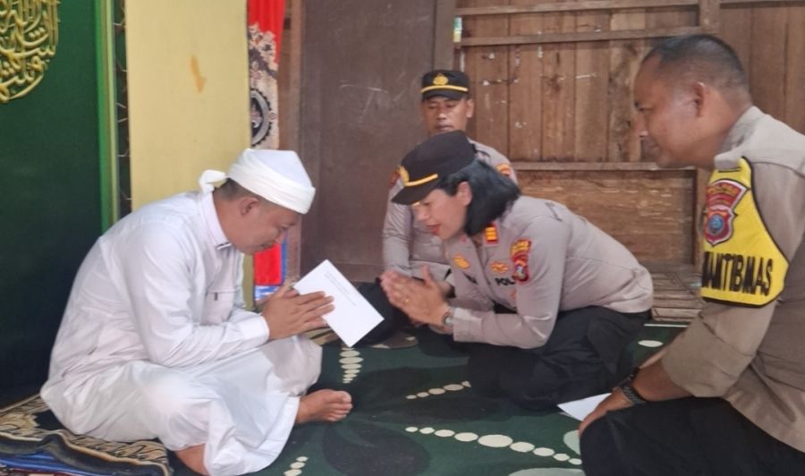 Hadiri Haul ke-VIII Tuan Guru Suka  Jadi, Polsek Kualuh Hulu Berikan Bantuan