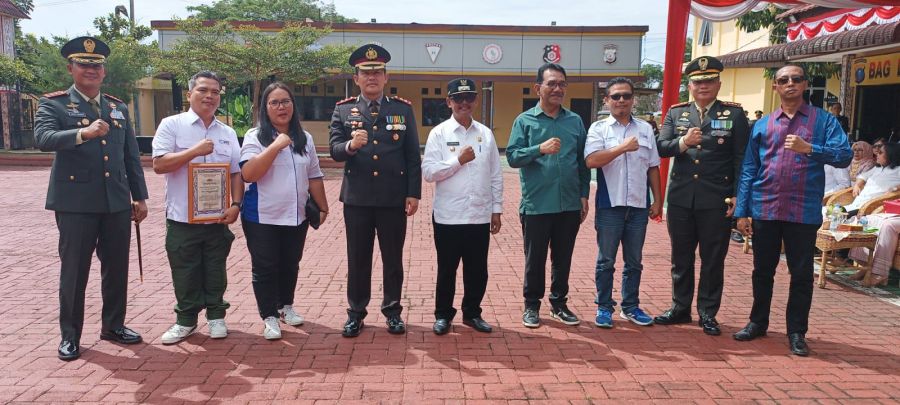 HUT Bhayangkara ke-77, SMSI Simalungun Terima Piagam Penghargaan dari Kapolres