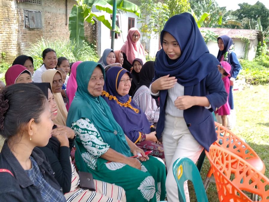 Intan Destya Sitepu Sapa Warga Kelurahan Pujidadi