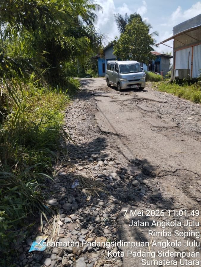 Jalan Raya Angkola Julu Rimbasoping Semakin Hari Semakin Rusak Parah