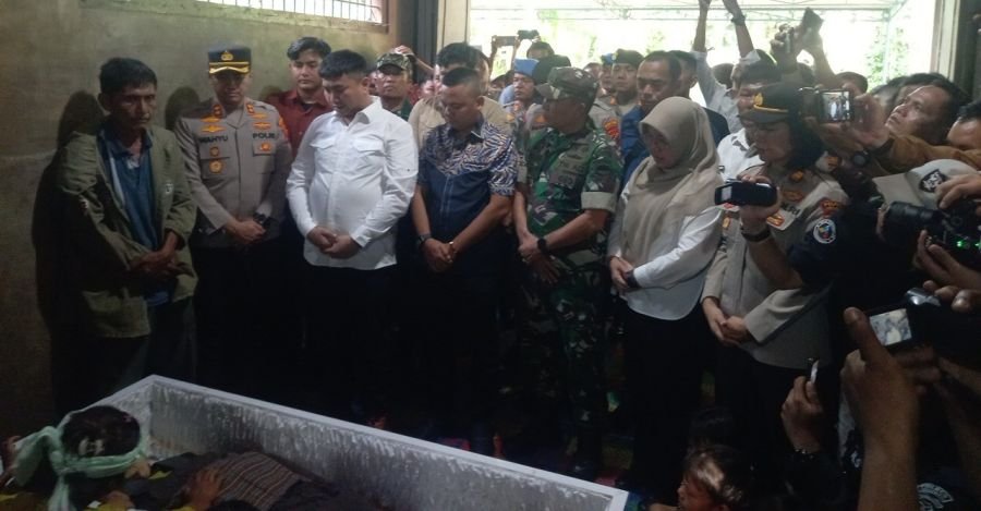 Jenazah Luis Hutabarat Tiba di Rumah Duka, Bupati Labura dan Kapolres Antar Langsung ke Keluarga