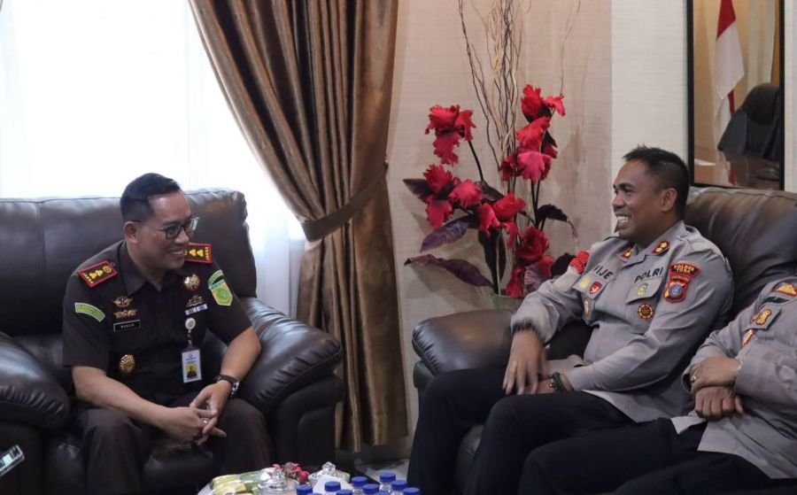 Kapolres AKBP V.J. Parapaga  Gelar Kunker Ke Kajari Toba, Perkuat Sinergi Antar Penegak Hukum