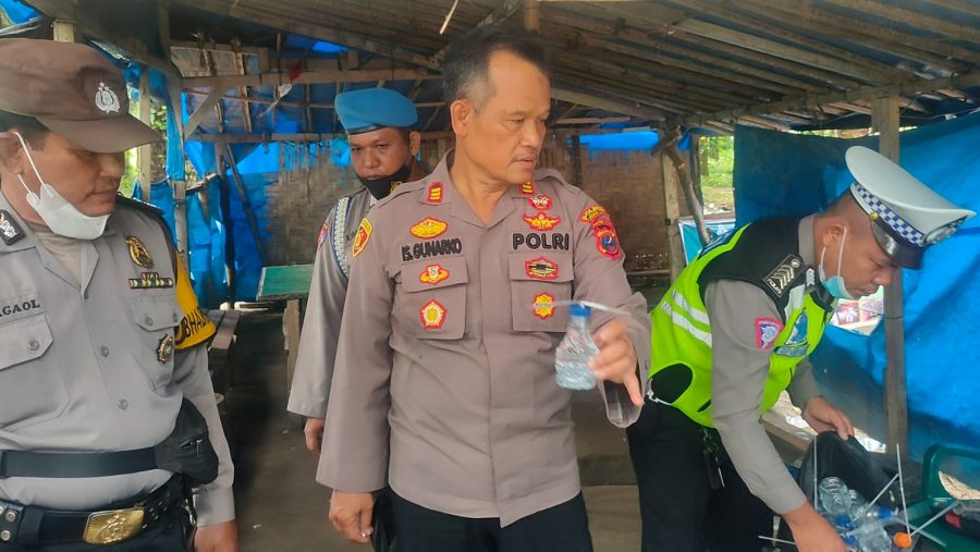 Kapolsek Kualuh Hulu AKP Isgunarko Pimpin Langsung Gerebek Kampung Narkoba