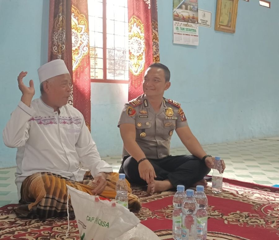 Kapolsek Na IX-X  AKP Gunawan Sinurat Silaturahmi ke Tuan Guru Aek Merah, Perkuat Sinergi Kamtibmas