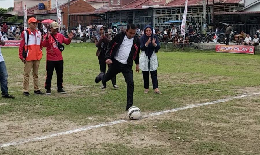 Kickoff, Anggota DPRD Sumut Dedi Iskandar Resmi Buka Turnamen Mini Soccer Open Cup 2025