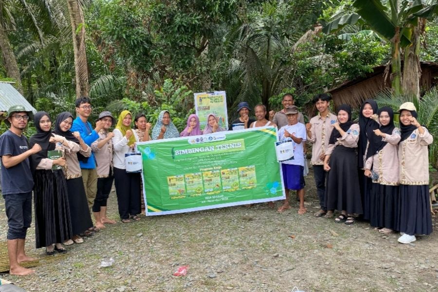 Mahasiswa UMSU Gelar Bimtek Fermentasi Kotoran Hewan di Desa Bekulap