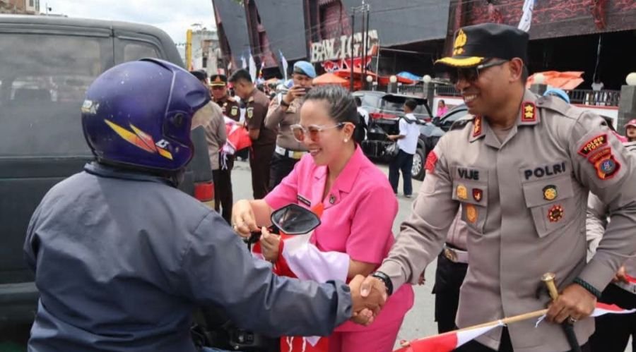 Merah Putih Berkibar di Balige, Kapolres Toba Ajak Warga Kobarkan Semangat Nasionalisme