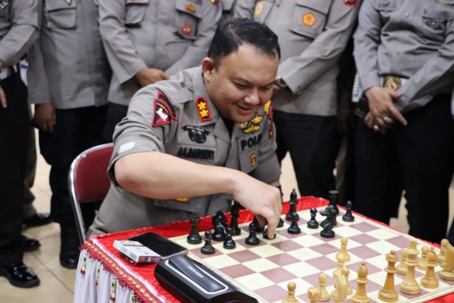 Meriahkan Hari Bhayangkara Ke-76, Kapolres Labuhanbatu Gelar Turnamen Catur