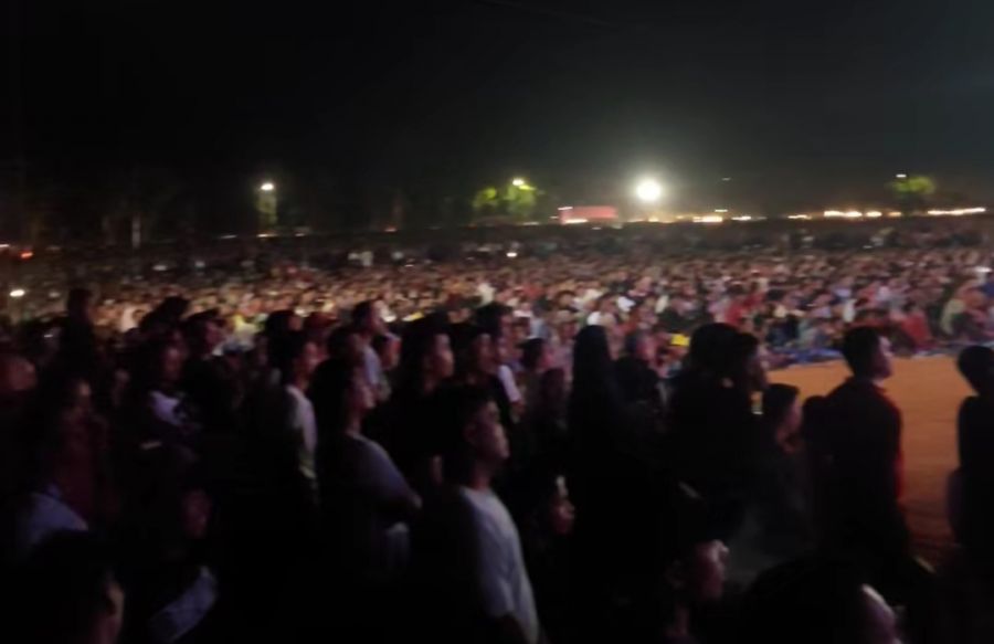 Nonton Bareng Pemkab Labura, Masyarakat Banjiri Alun Alun Aek Kanopan