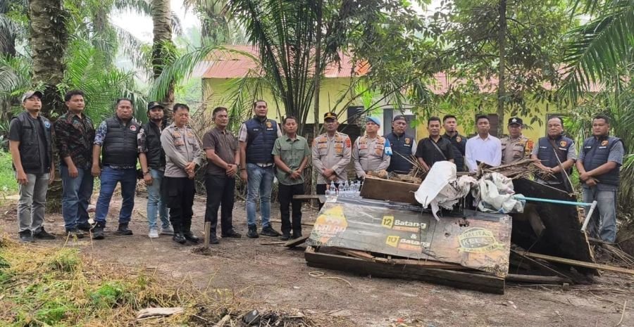 Operasi Gabungan, Polsek Kualuh Hulu dan BNNK Labura Gerebek Dua Lokasi Diduga Jadi Sarang Narkoba