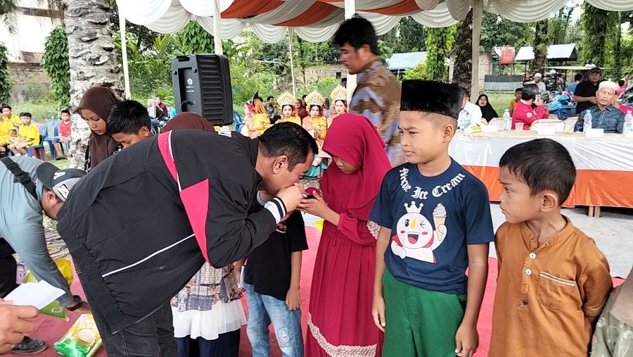 Pembukaan Turnamen Mini Soccer Open, Dedi Iskandar Berikan Santunan Kepada Anak Yatim Piatu