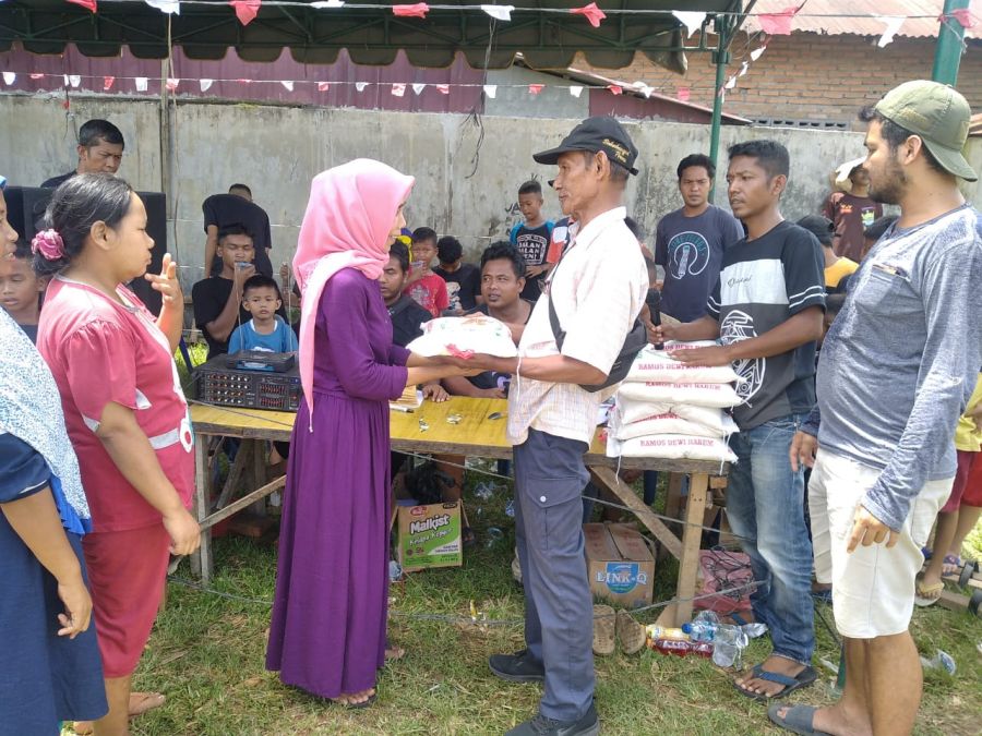Peringatan Hari Kemerdekaan Diwarnai Aksi Sosial Berbagi Beras