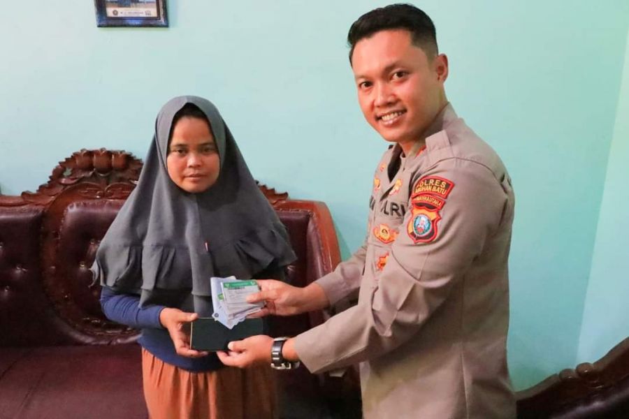 Pimpin Tim Satgas Trauma Healing,  Kapolsek Kualuh Hulu AKP Ghulam Kunjungi Korban Curas