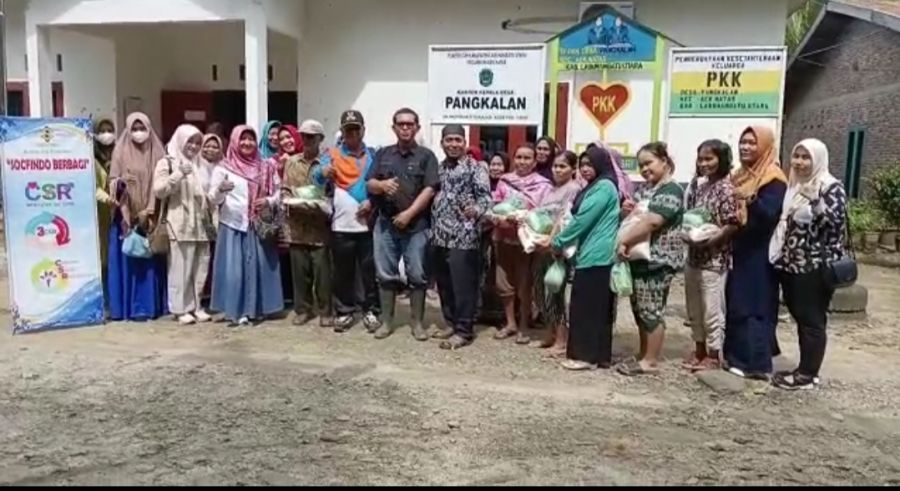 PT Socfindo Perkebunan Aek Pamingke Bagi Sembako di Desa Pangkalan Labura