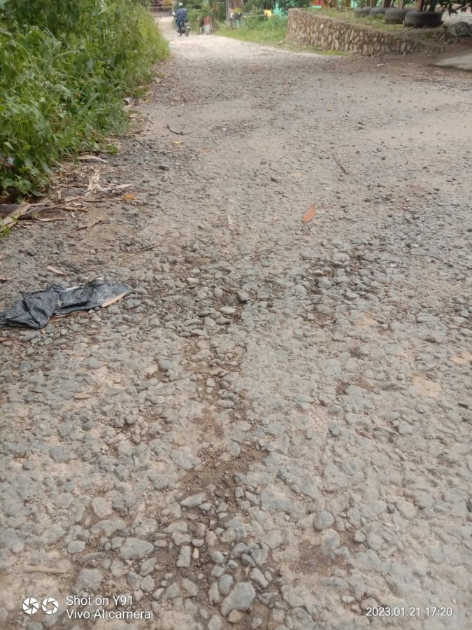 Puluhan Titik  Proyek Jalan Lapen Baru Selesai Sudah Rusak