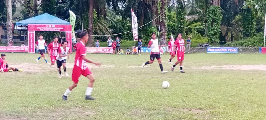 Repalis Tundukkan Putra Mulia 3-1 di Laga Penyisihan Grup D Turnamen Mini Soccer Piala Dedi Iskandar