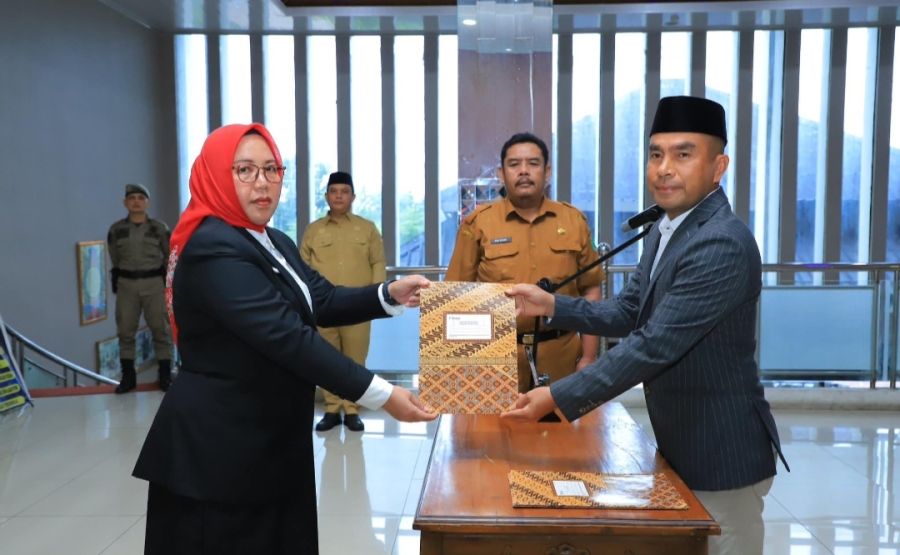 Sah, Hj. Susi Asmarani Resmi dilantik Sebagai Sekda Labura