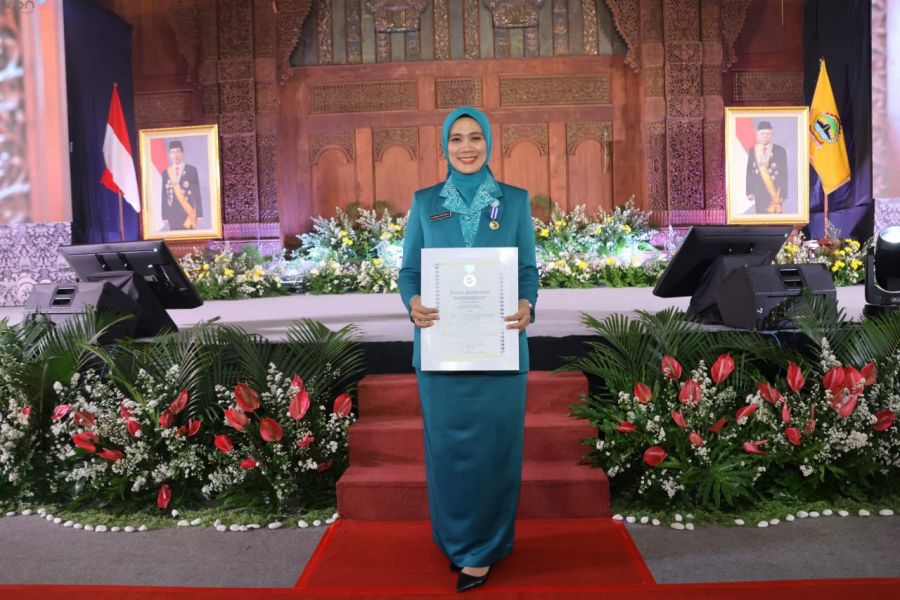 Selamat! Bupati Tapsel dan Ketua TP PKK Raih Penghargaan Manggala Karya Kencana