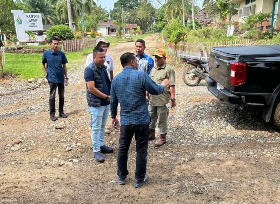 Serap Aspirasi Warga, DPRD Labura ajak Perkebunan Berangir Berkolaborasi Perbaiki Ruas Jalan