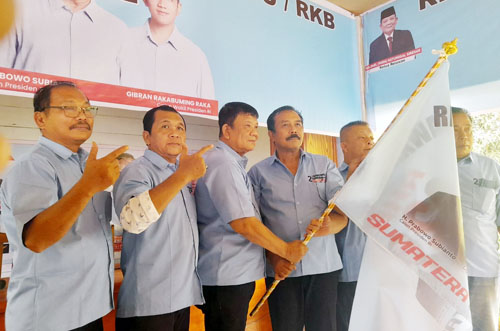 Siap Menangkan Prabowo Gibran, Relawan “Sumut Maju” di Lima Kabupaten Kota Tabagsel Dikukuhkan
