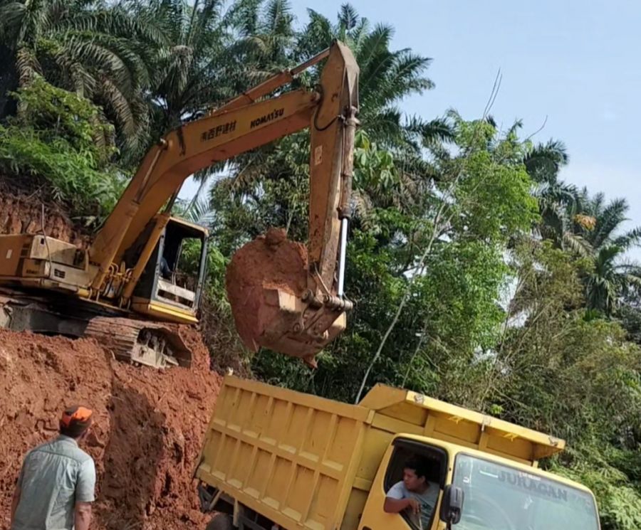Tambang Galian C Diduga Tak Berizin Beroperasi di Desa Kuala Beringin Labura