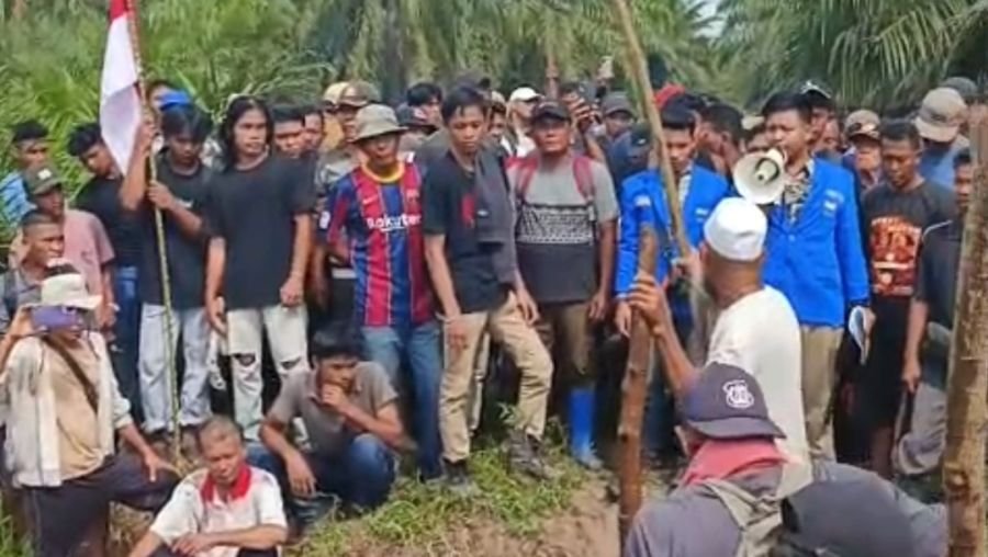 Tanam Pohon di Kawasan KPH, Masyarakat Desa Aek Korsik Mendapat Penolakan Diduga dari PT Torganda