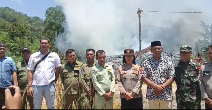 Tim Unit Reskrim Polsek Kualuh Hulu Bongkar Gubuk yang Diduga Jadi Lokasi Transaksi Narkoba