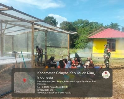 Babinsa Koramil 05/Daik Dampingi Ibu-Ibu PKK Wujudkan Apotek Hidup dan Kebun Hidroponik