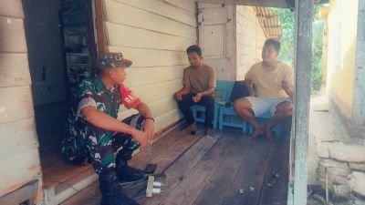 Babinsa Limau Manis Turun Langsung, Data Warga Calon Penerima Bantuan Sosial