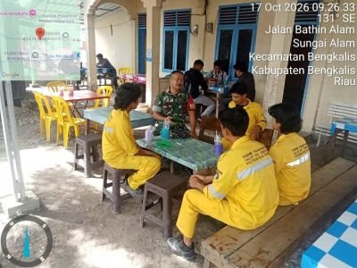 Babinsa Sertu Asnawi selalu aktif dalam sosialisasi kampung Pancasila di desa Kuala Alam