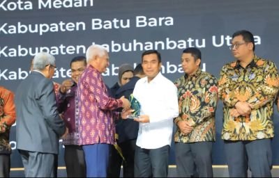 enam-kali-berturut-turut-pemkab-labura-raih-predikat-informatif-dari-komisi-informasi-sumut