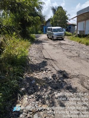 jalan-raya-angkola-julu-rimbasoping-semakin-hari-semakin-rusak-parah