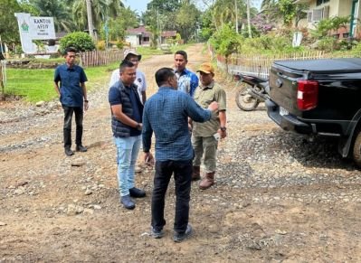 serap-aspirasi-warga-dprd-labura-ajak-perkebunan-berangir-berkolaborasi-perbaiki-ruas-jalan